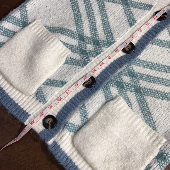 Soft Knit Preppy Print Cardigan - Picture 8 of 9